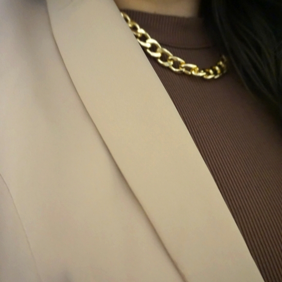 Blazer and Shorts Set - Picture 7 of 8